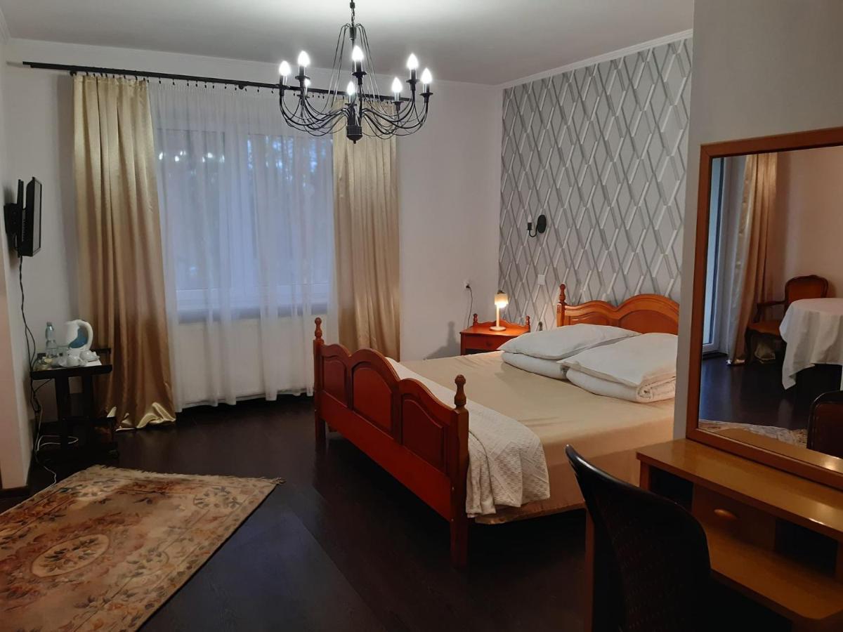 Fantazja - Restauracja I Noclegi Radom Exterior foto