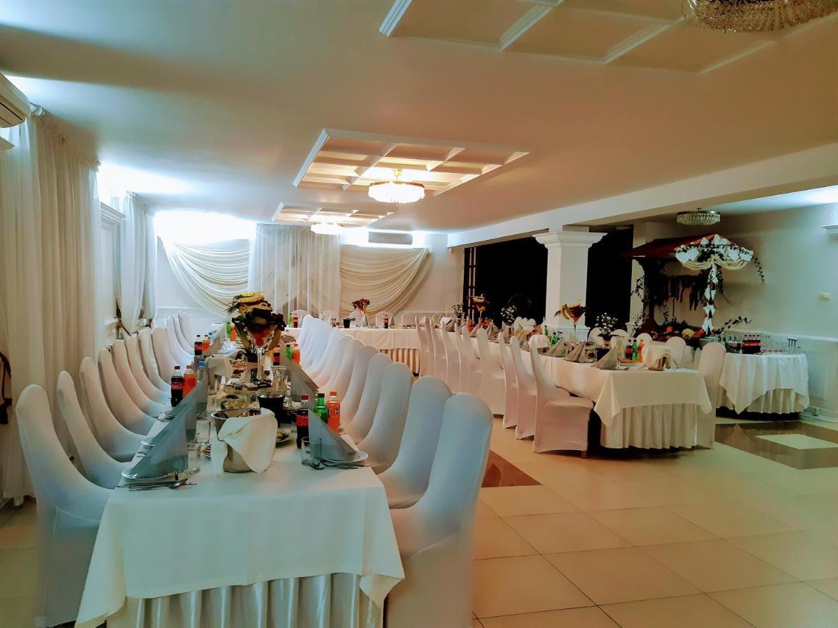 Fantazja - Restauracja I Noclegi Radom Exterior foto