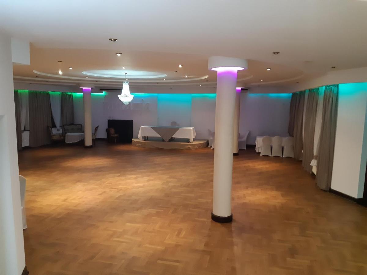 Fantazja - Restauracja I Noclegi Radom Exterior foto